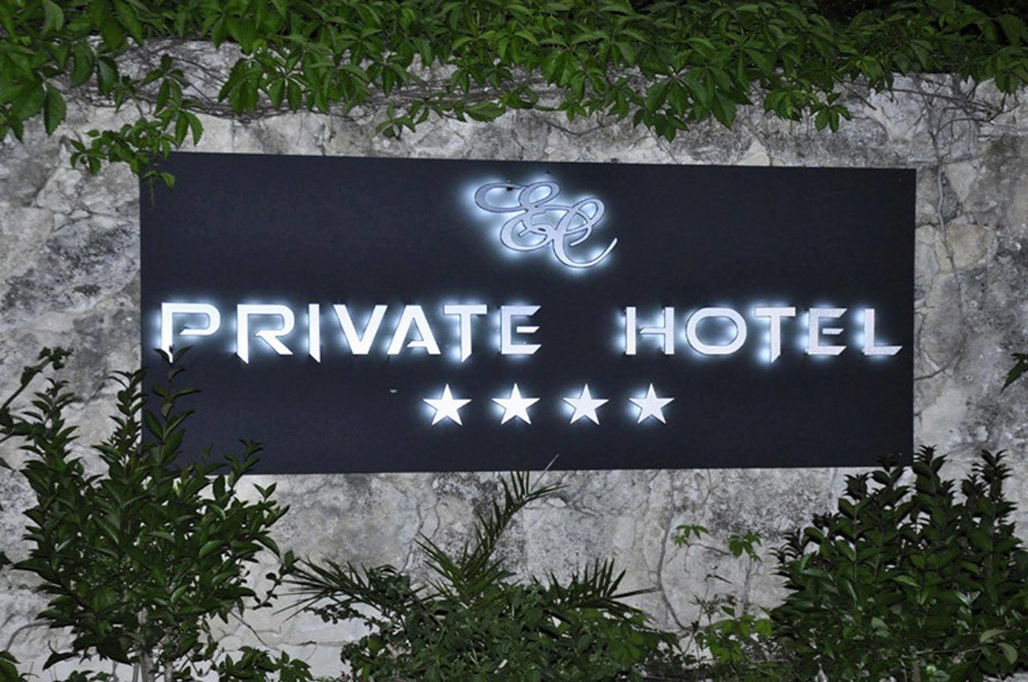 Private Hotel - Adult Only Порто-Веккьо Экстерьер фото