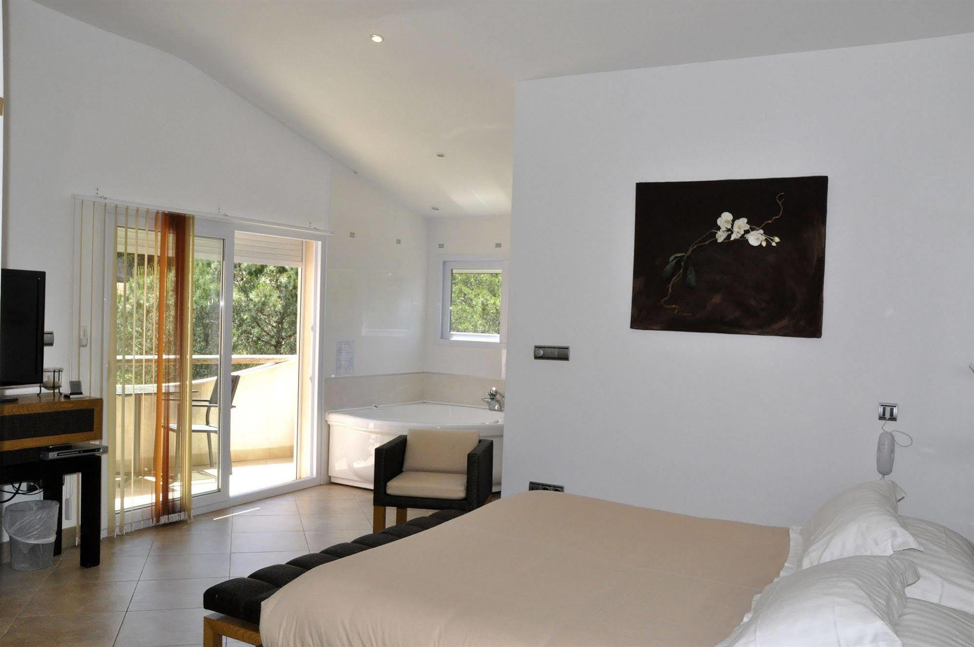 Private Hotel - Adult Only Порто-Веккьо Экстерьер фото